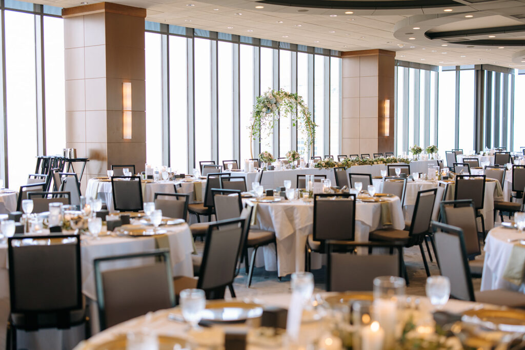downtown Minneapolis wedding reception at Windows at Marquette