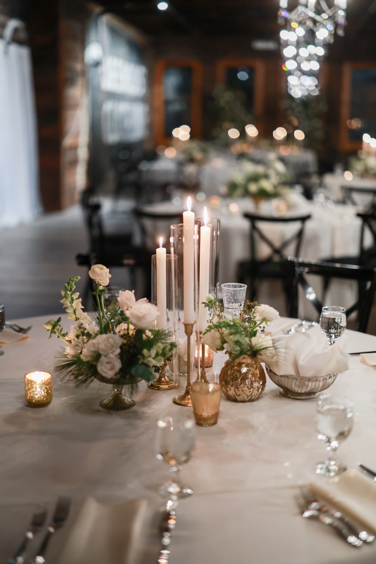 An Intimate Winter Wedding in Minnesota | Keyed Up Events