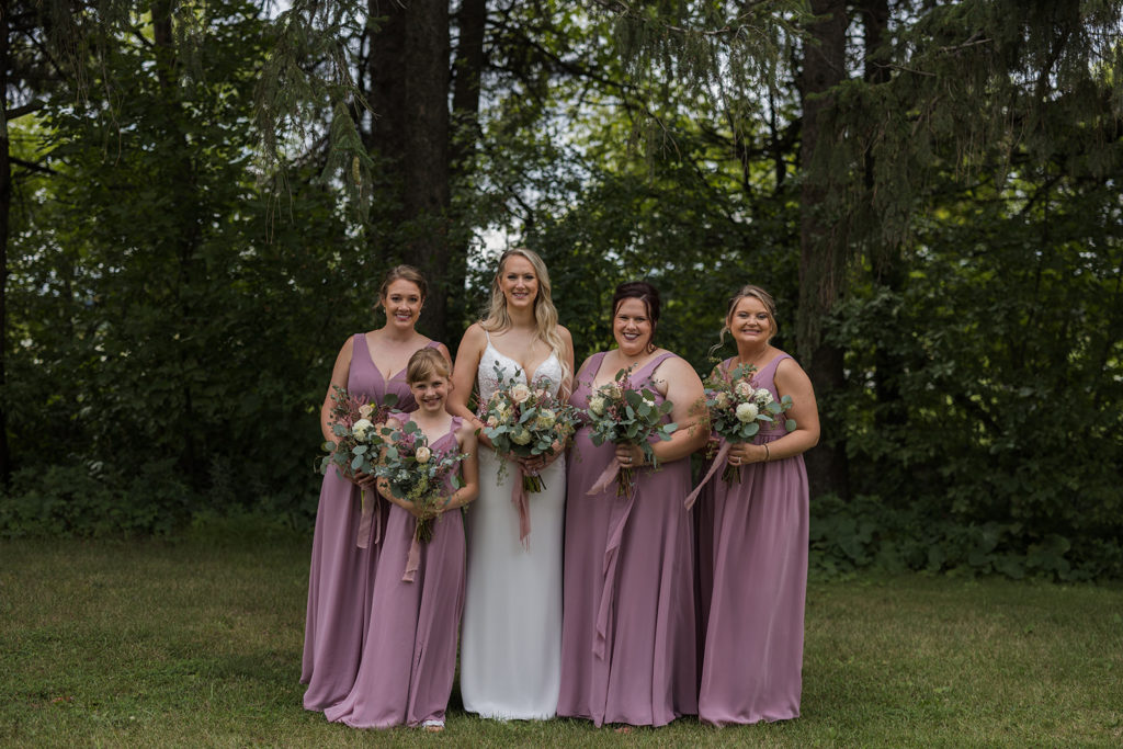 bridesmaids-mauve-pink-dresses-outdoor-wedding