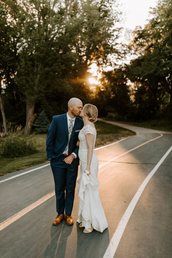 bride-groom-sunset-kiss-portrait
