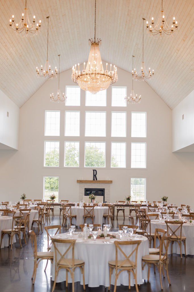 elegant-barn-wedding-reception-decor