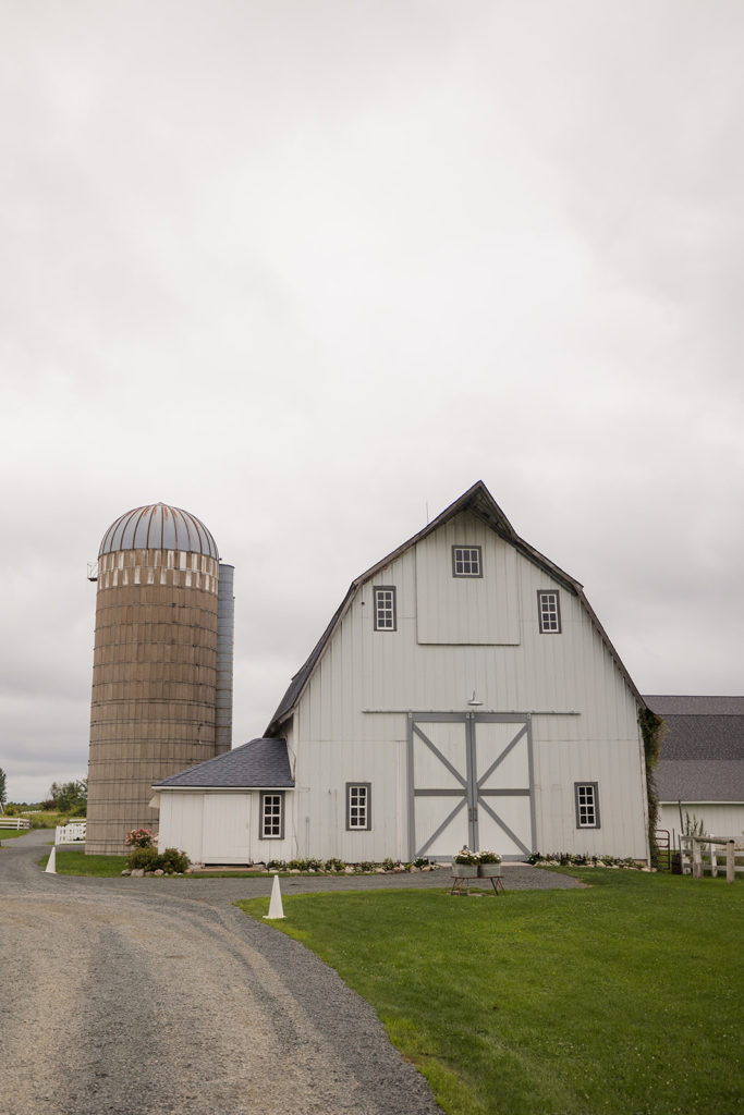 white-barn-wedding-venue-minnesota