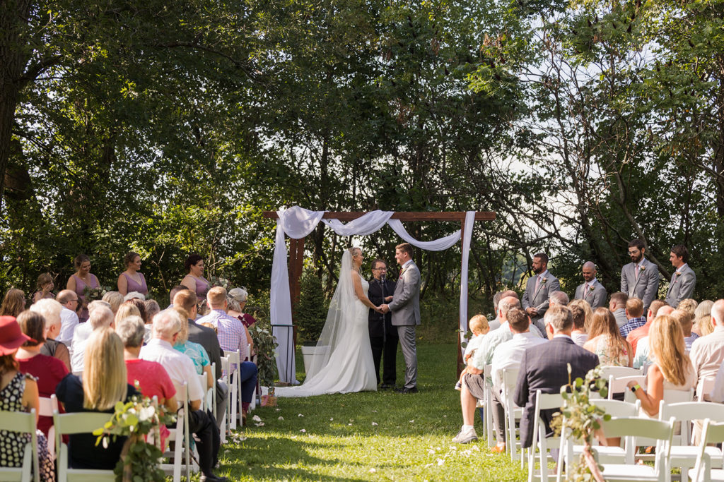 outdoor-wedding-ceremony-minnesota-barn-venue