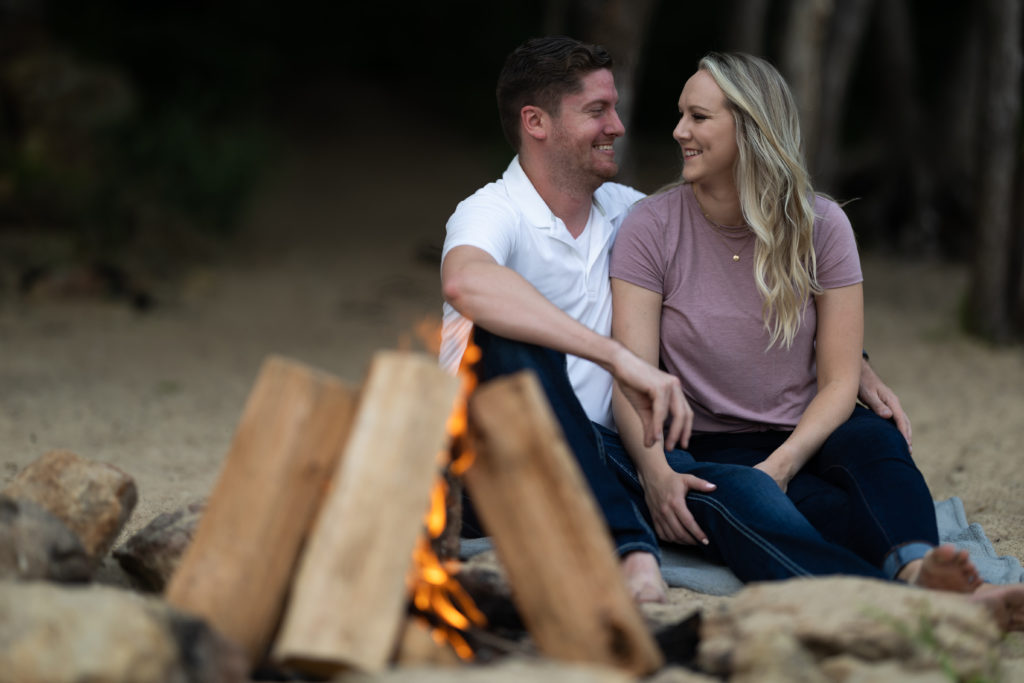 outdoorsy-engagement-photo-campfire