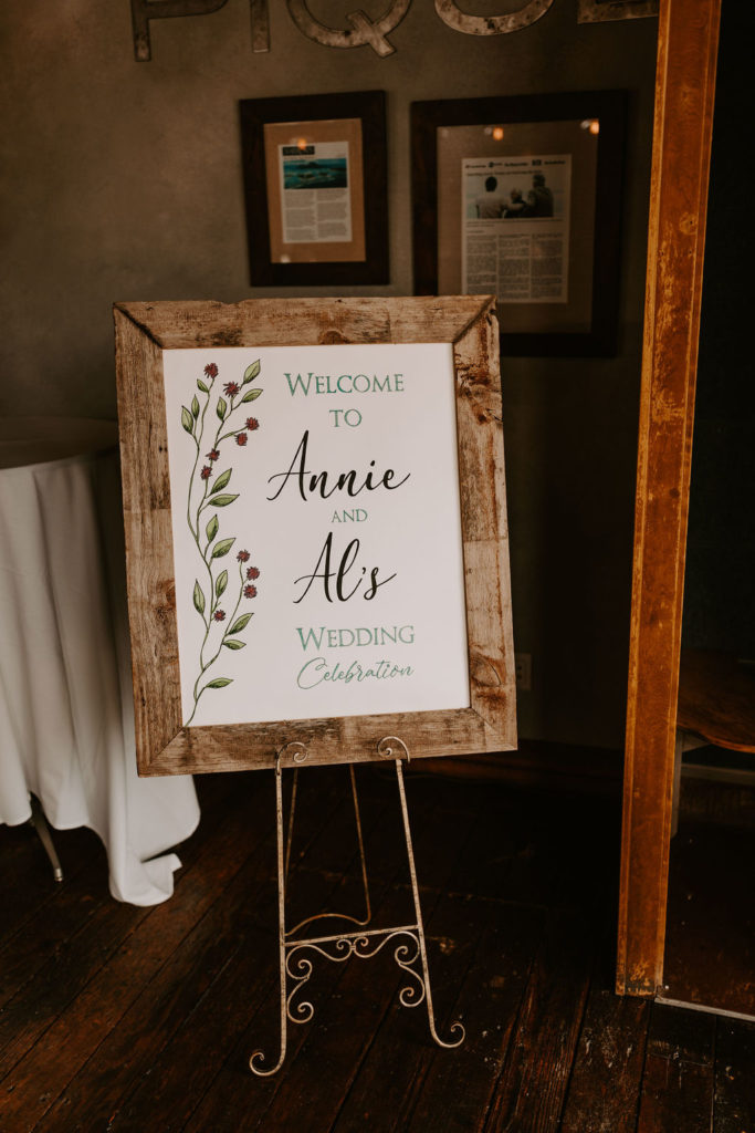 rustic-wedding-reception-welcome-sign