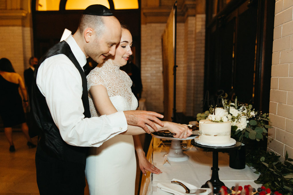 bride-groom-jewish-wedding-cake-cutting