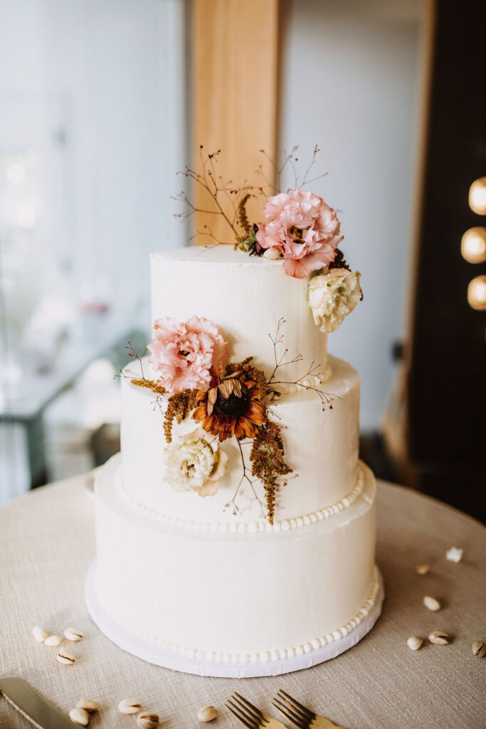 tiered-wedding-cake-with-florals