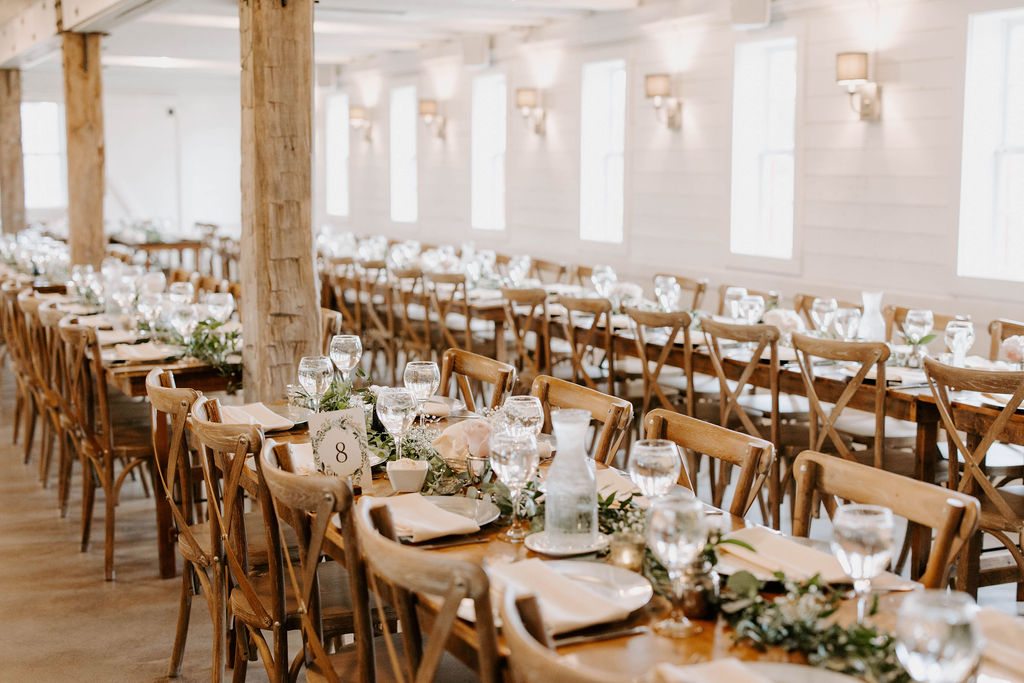 simple-elegant-reception-decor-barn-wedding-venue-minnesota