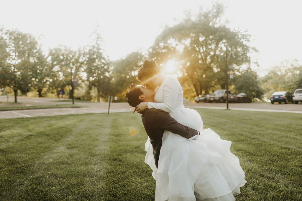 bride-groom-sunset-photos-kiss-university-of-northwestern-wedding