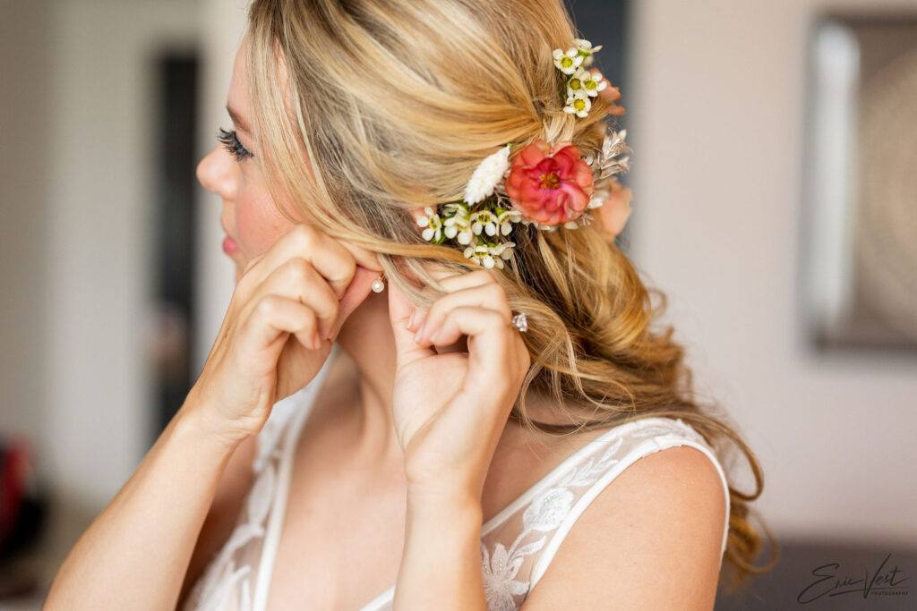 bride-getting-ready-flower-hairpiece-earrings-heirlooms