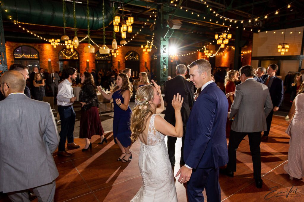bride-groom-dance-floor-reception