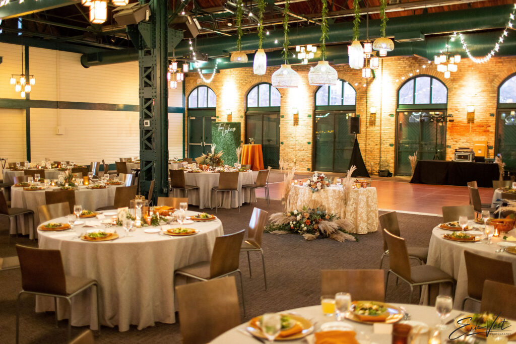 Nicollet-island-pavilion-fall-wedding-reception