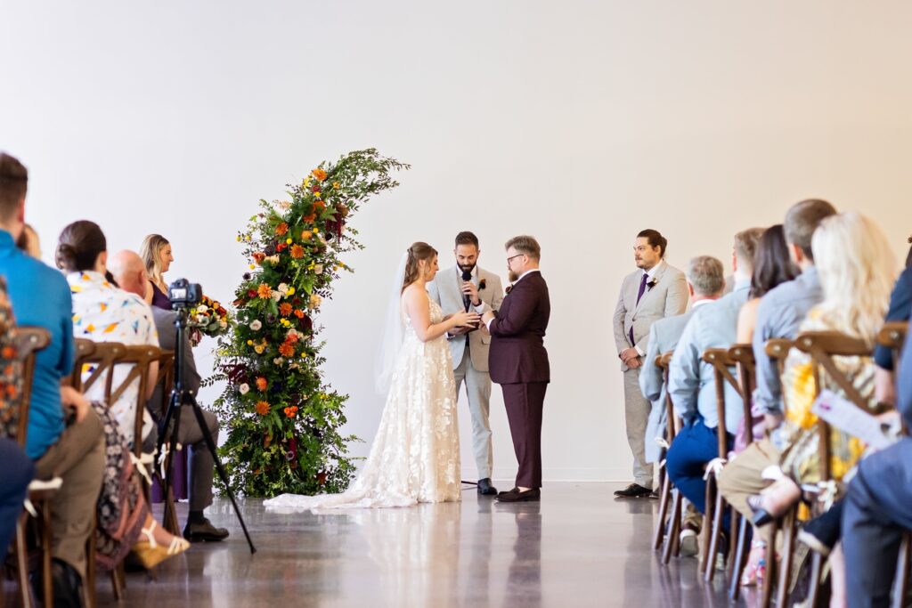 woodland-wedding-ceremony-half-arch-urban-daisy