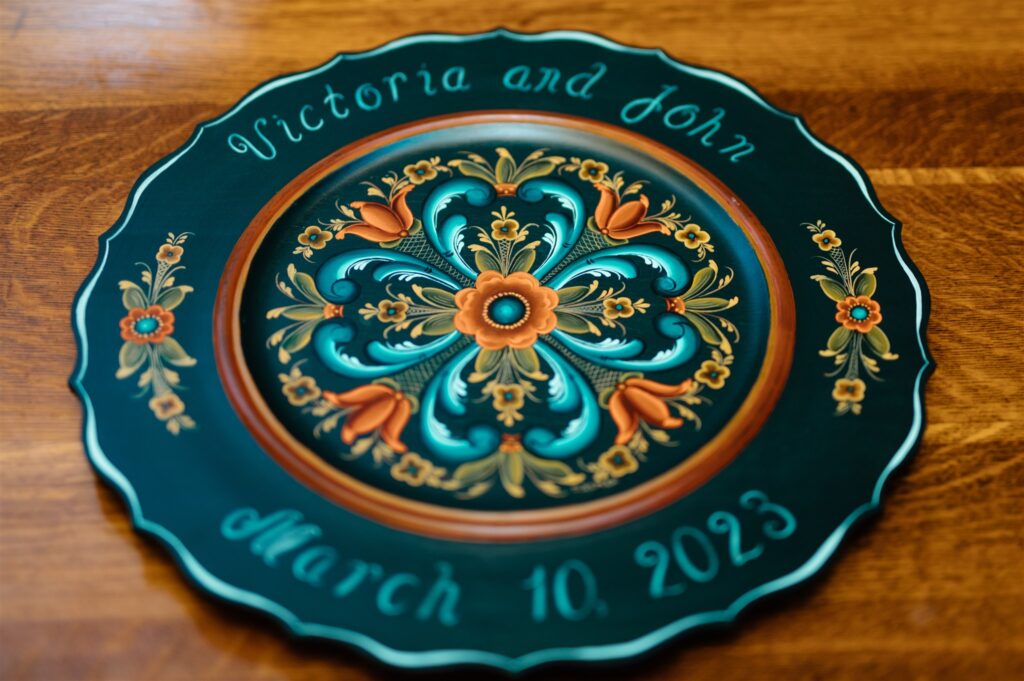 rosemaling painted plate for guests to sign