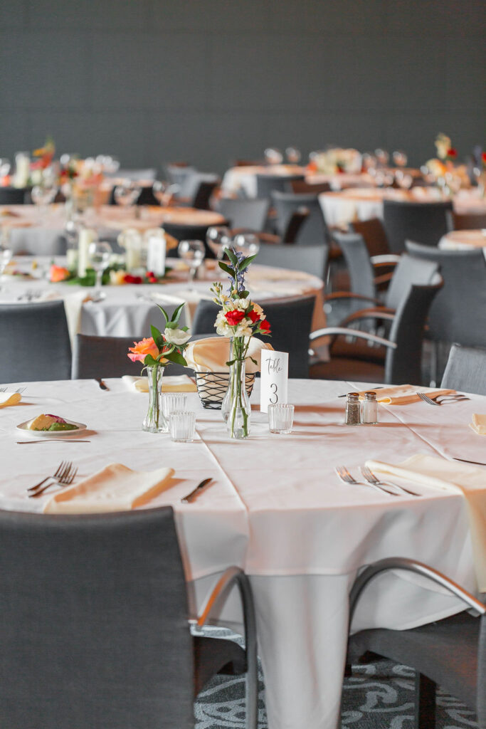 table decor at Minneapolis Institute of Art museum wedding