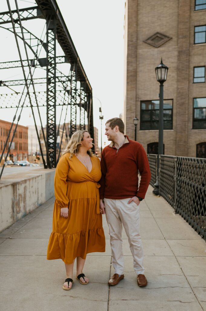 Minneapolis outdoor engagement photo